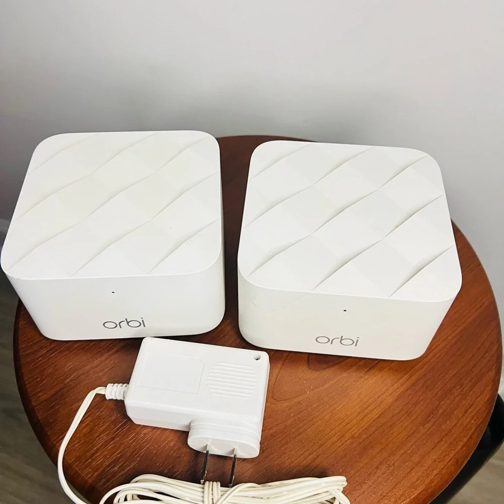 NETGEAR [RBS10] Orbi Mesh WiFi Router RBR10 and Satellite RBS10 with Power Cords - Picture 3 of 10